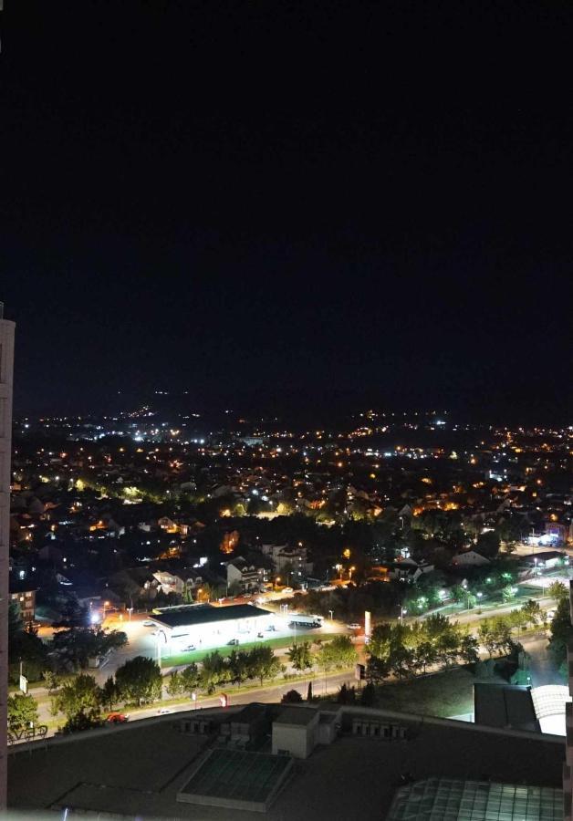 Skopje Sky City 19Th Floor Twin & 12Th Floor & 25Th & 33 Floor Apartments & With Pool & Spa & Gym & Parking Included In Price Eksteriør bilde