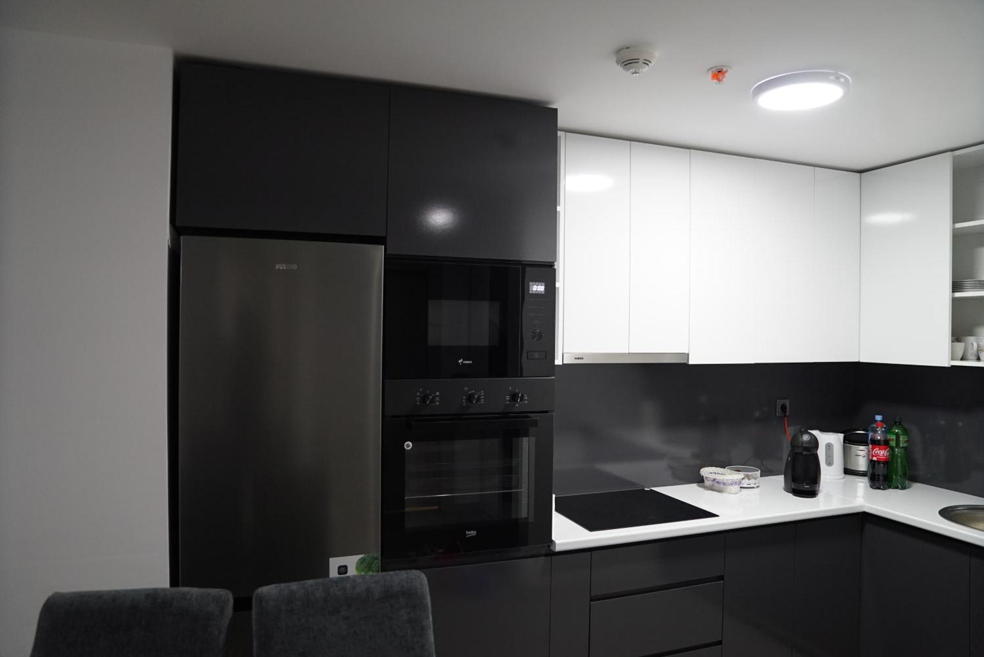 Skopje Sky City 19Th Floor Twin & 12Th Floor & 25Th & 33 Floor Apartments & With Pool & Spa & Gym & Parking Included In Price Eksteriør bilde
