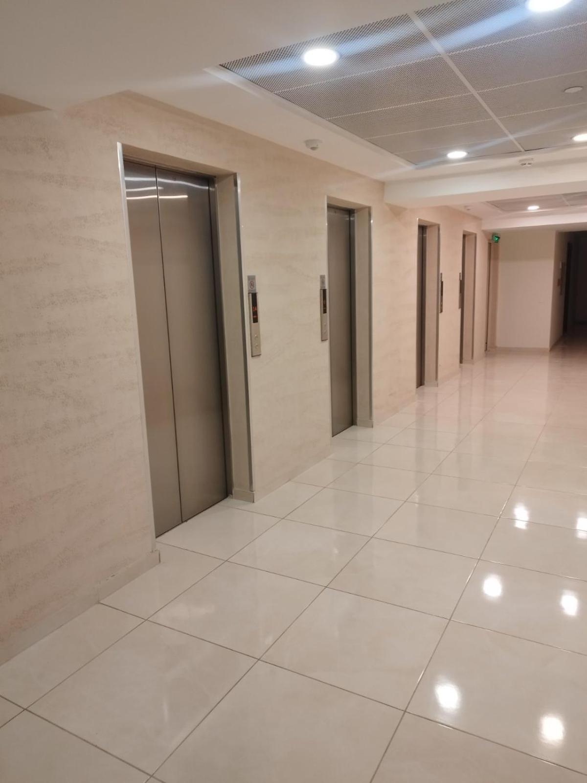 Skopje Sky City 19Th Floor Twin & 12Th Floor & 25Th & 33 Floor Apartments & With Pool & Spa & Gym & Parking Included In Price Eksteriør bilde
